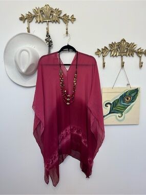 🆕Sheer V-Neck Poncho Top in Berry Xl